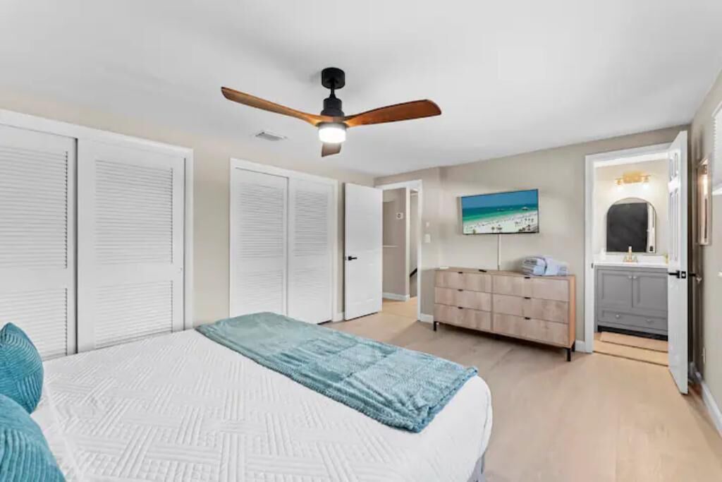 Photo of Bedroom in Bay Crest Park
