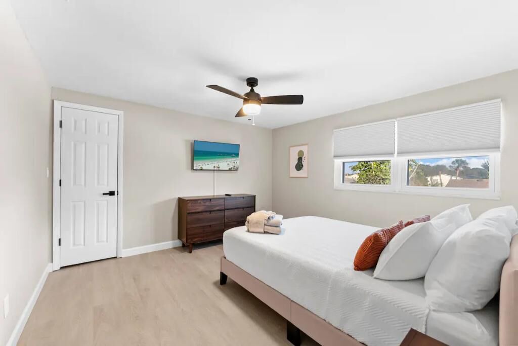 Photo of Bedroom in Bay Crest Park