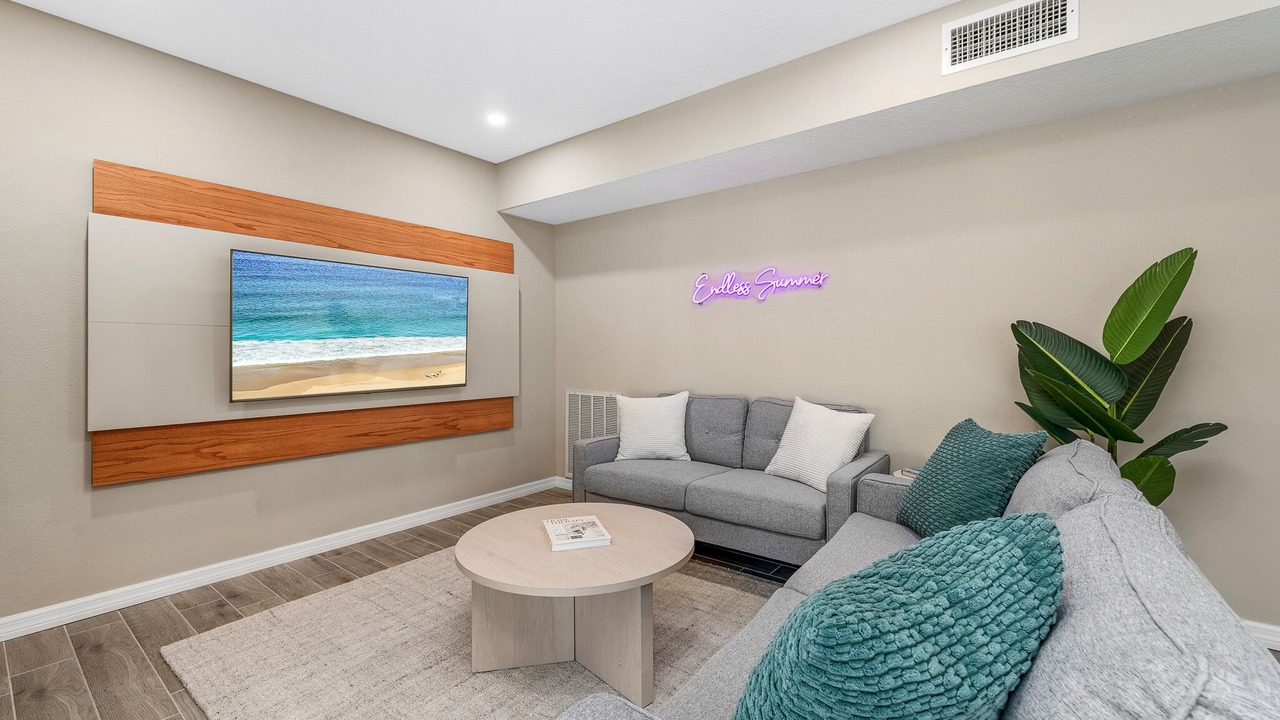 Photo of Livingroom in Bay Crest Park