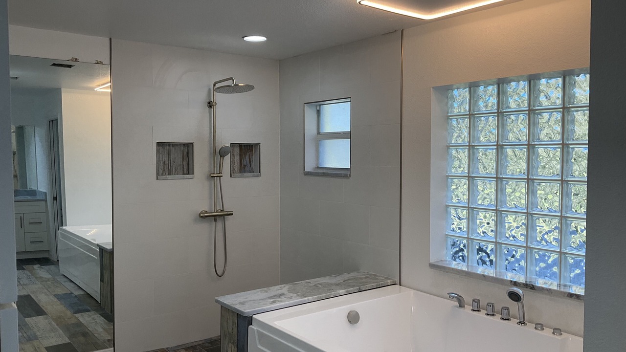 Photo of Bathroom in Sun 'N Lake