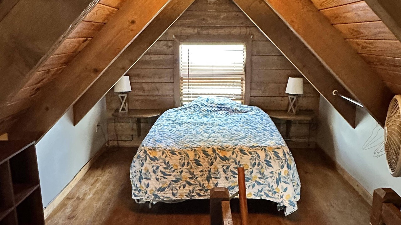 Photo of Bedroom in Okeechobee