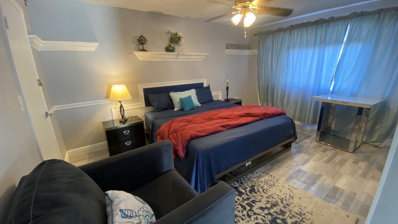 Photo of Bedroom in Florida Gardens
