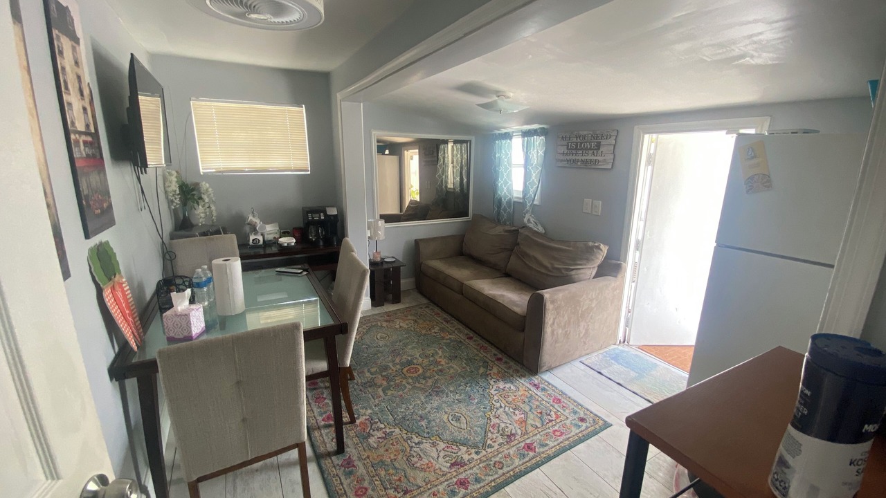 Photo of Livingroom in Florida Gardens
