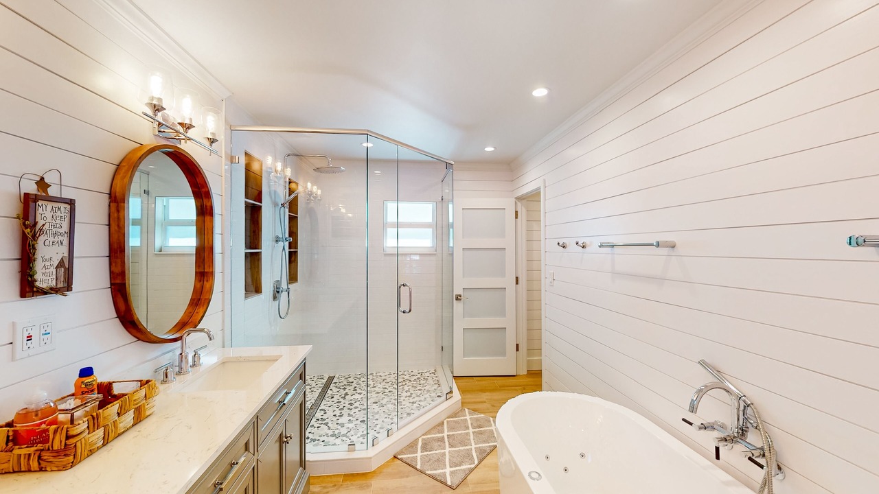 Photo of Bathroom in Islamorada