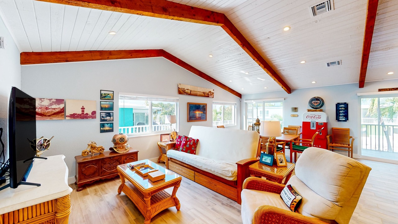 Photo of Livingroom in Islamorada
