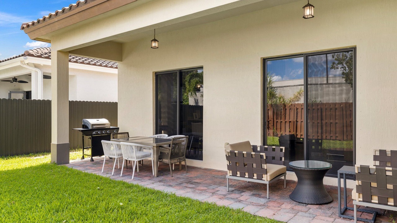 Photo of Outdoor in Tamiami