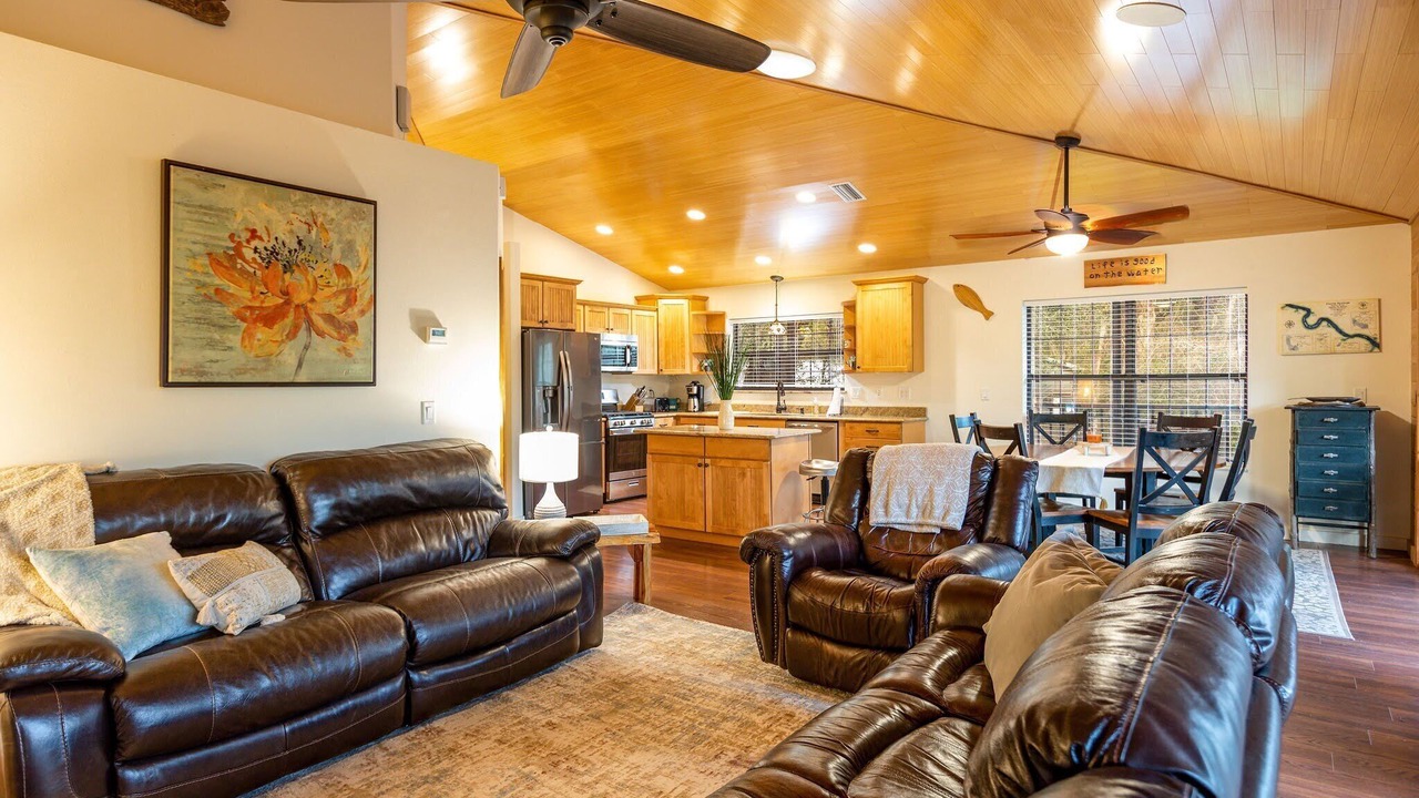 Photo of Livingroom in Branford