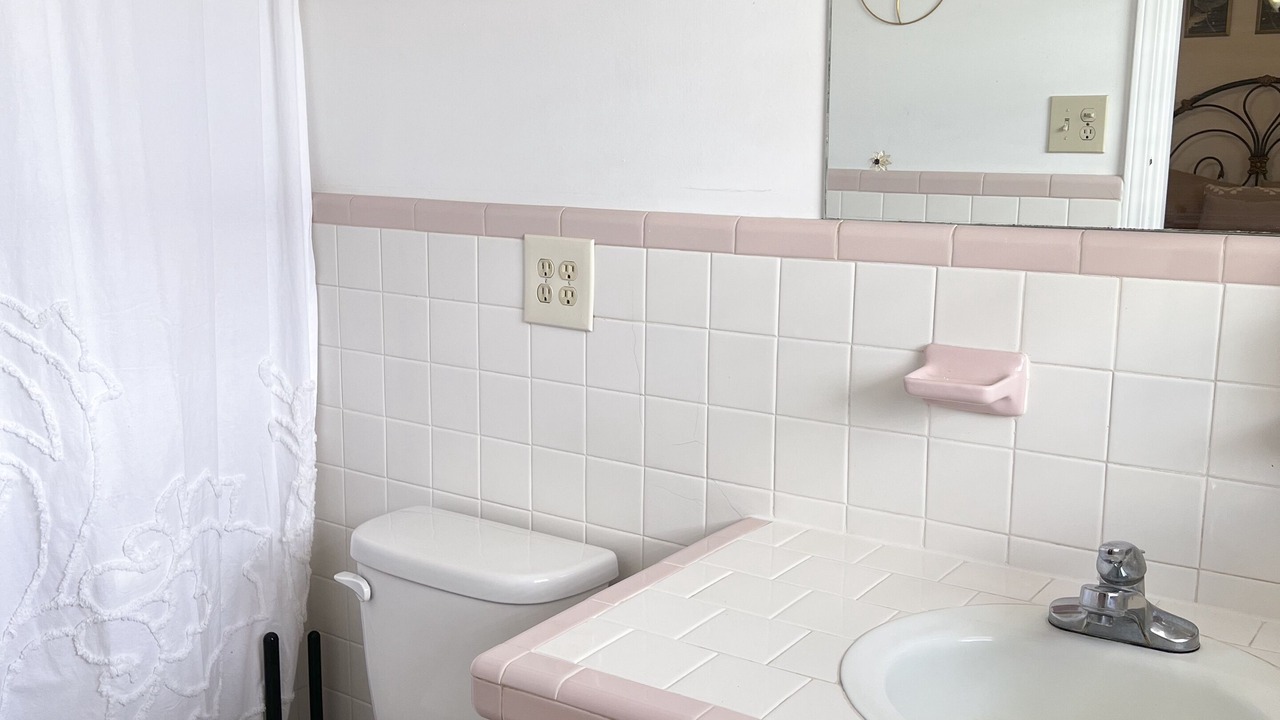 Photo of Bathroom in Rainbow City
