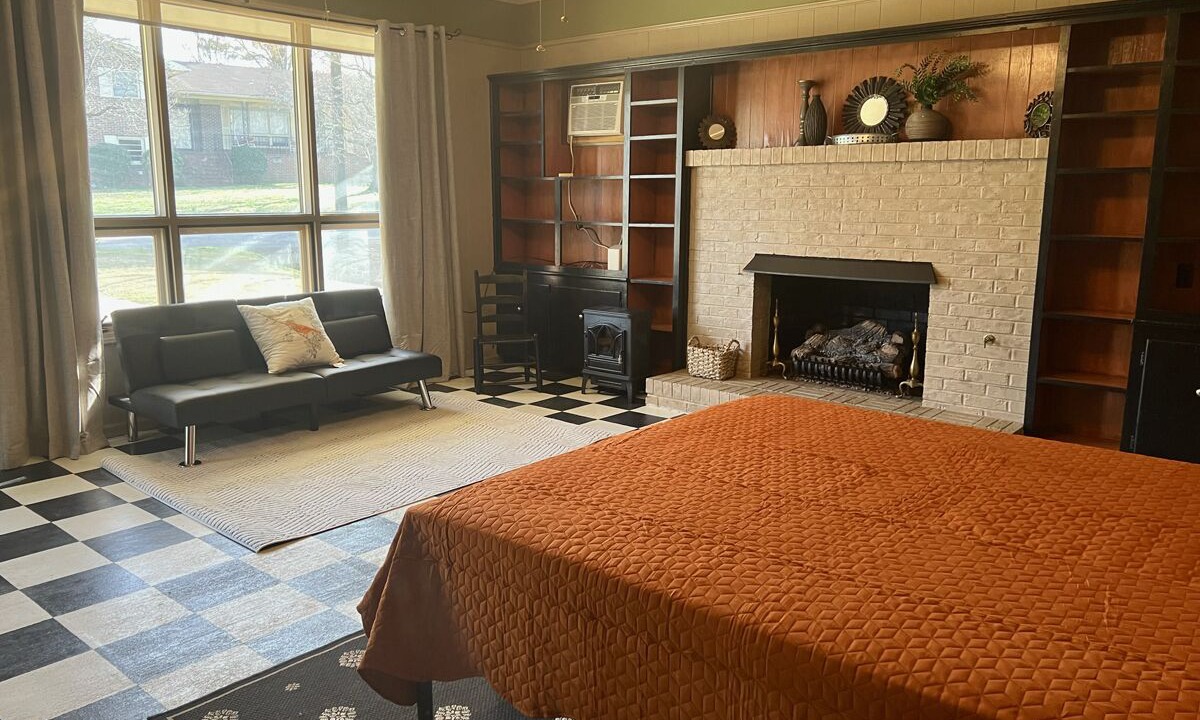 Photo of Bedroom in Rainbow City