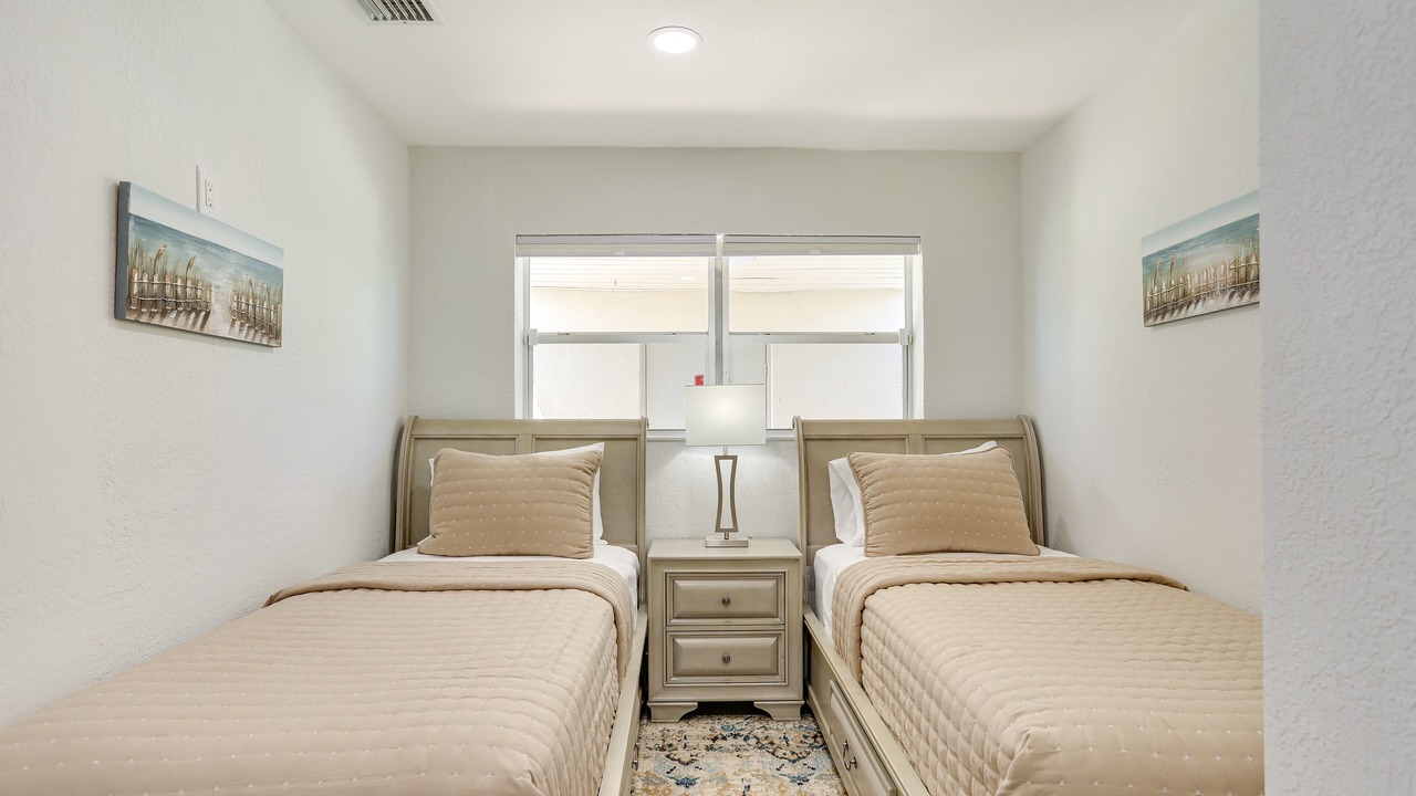 Photo of Bedroom in Riviera Beach