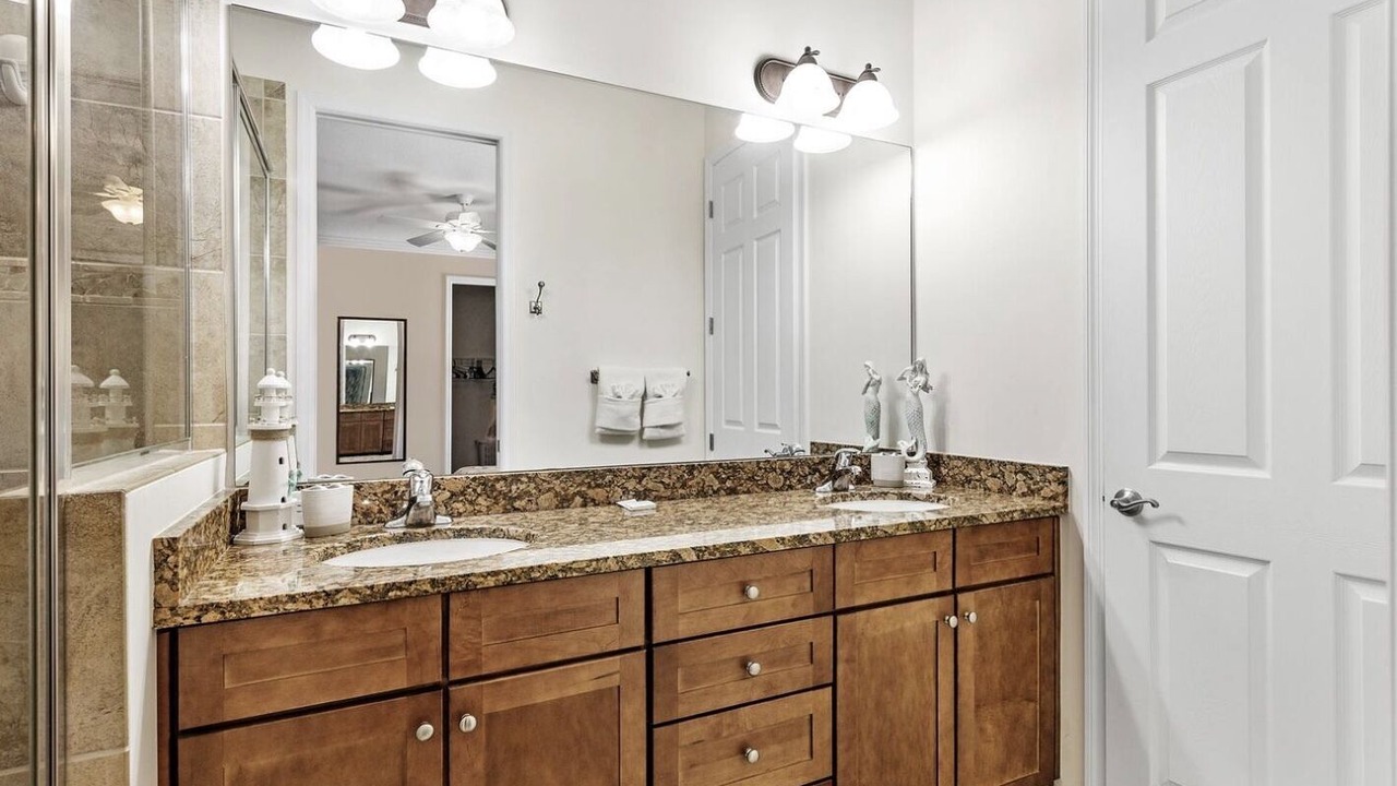 Photo of Bathroom in Biggar