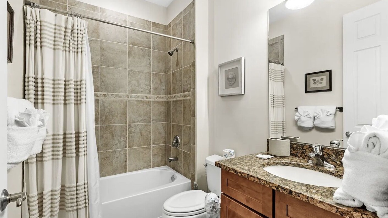 Photo of Bathroom in Biggar