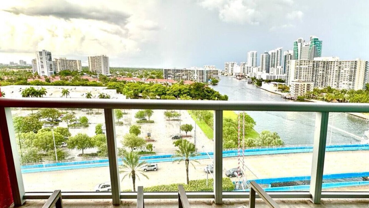 Photo of Outdoor in Hallandale Beach