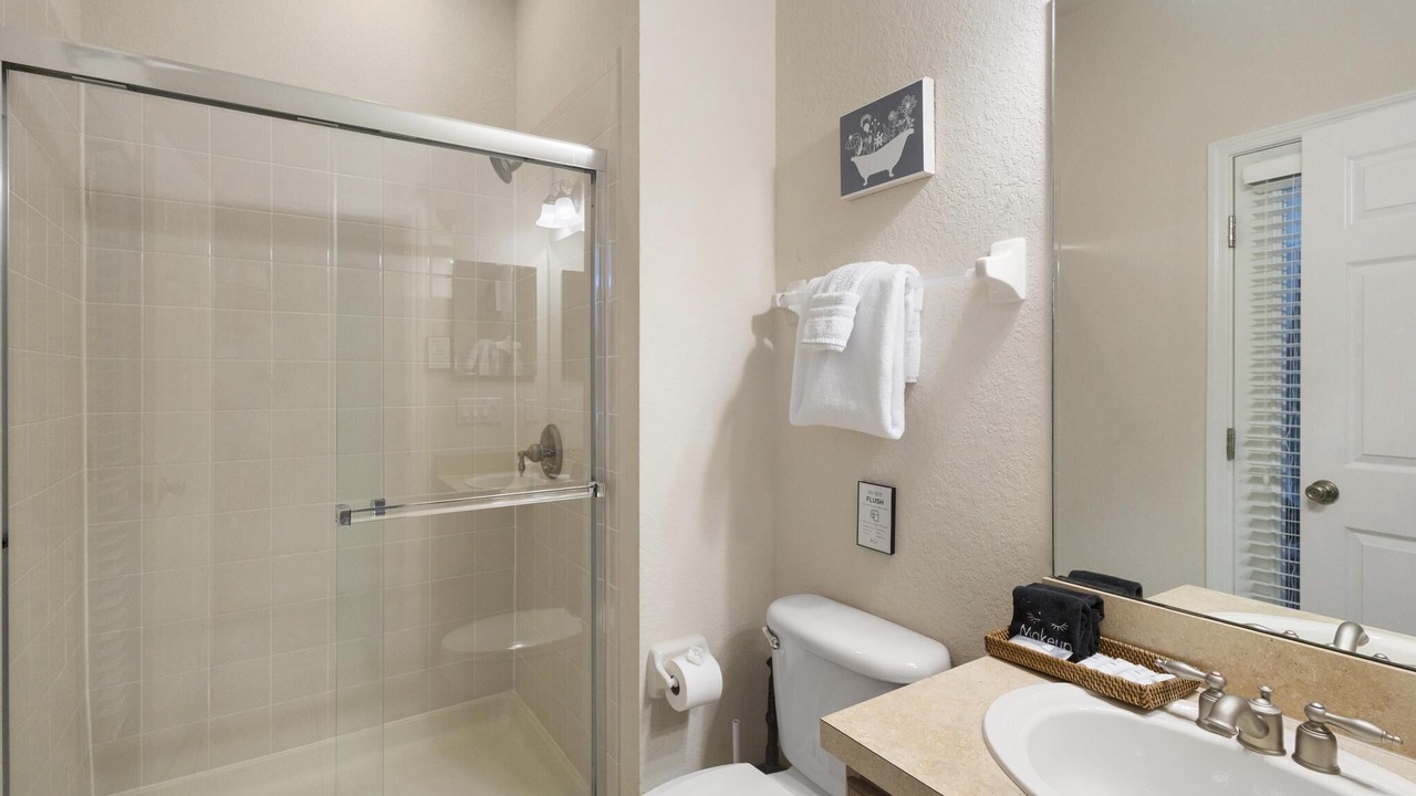 Photo of Bathroom in Trafalgar Village