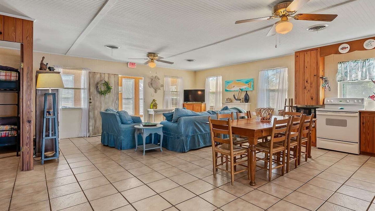 Photo of Livingroom in Alligator Point