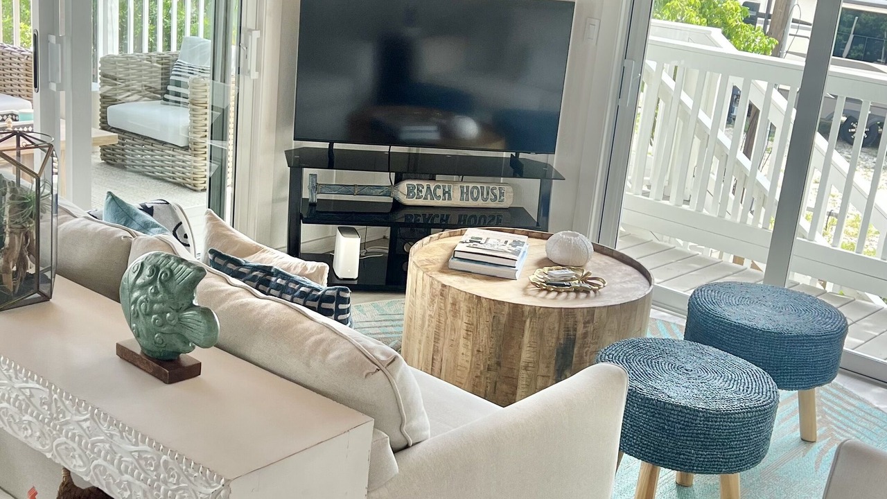 Photo of Livingroom in Venetian Shores
