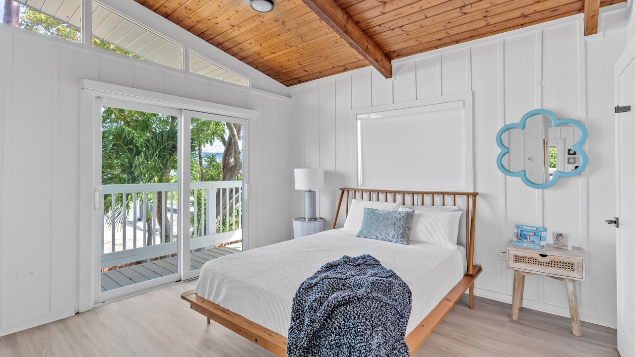 Photo of Bedroom in Venetian Shores