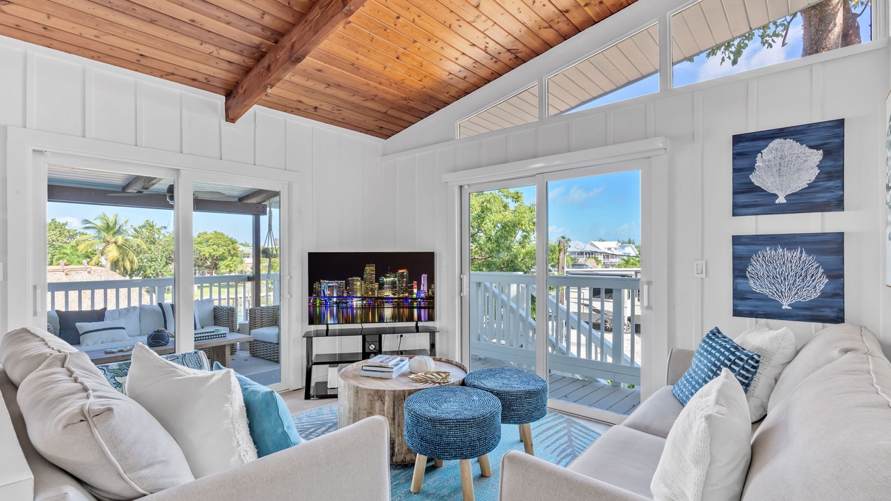 Photo of Livingroom in Venetian Shores