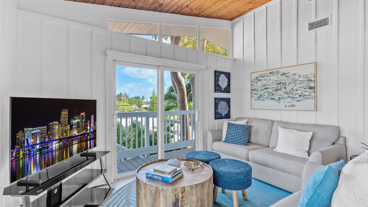 Photo of Livingroom in Venetian Shores