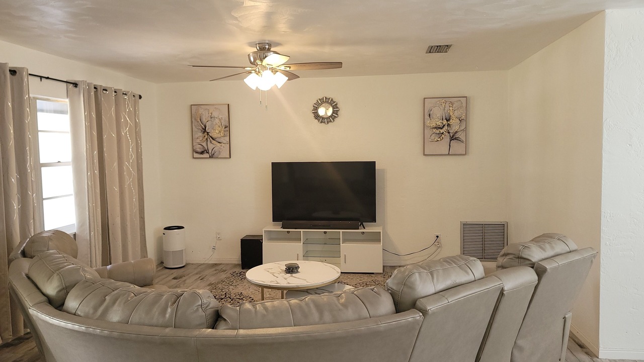 Photo of Livingroom in Deltona Lakes