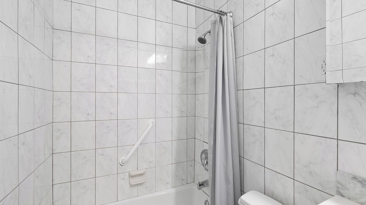 Photo of Bathroom in Harbordale