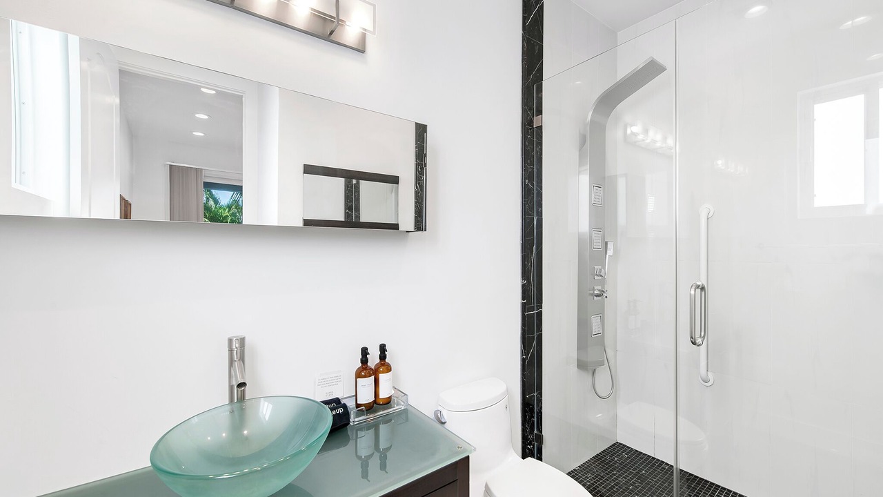 Photo of Bathroom in Harbordale