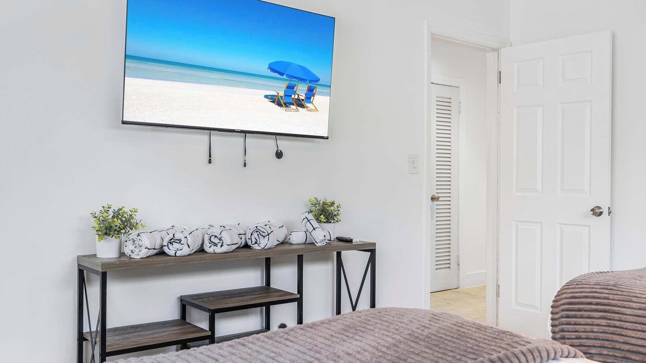 Photo of Bedroom in Biscayne Park