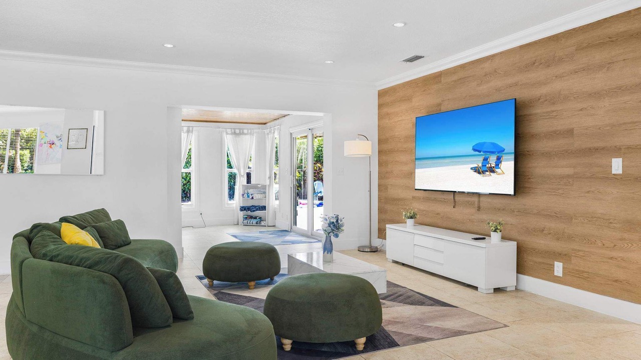 Photo of Livingroom in Biscayne Park