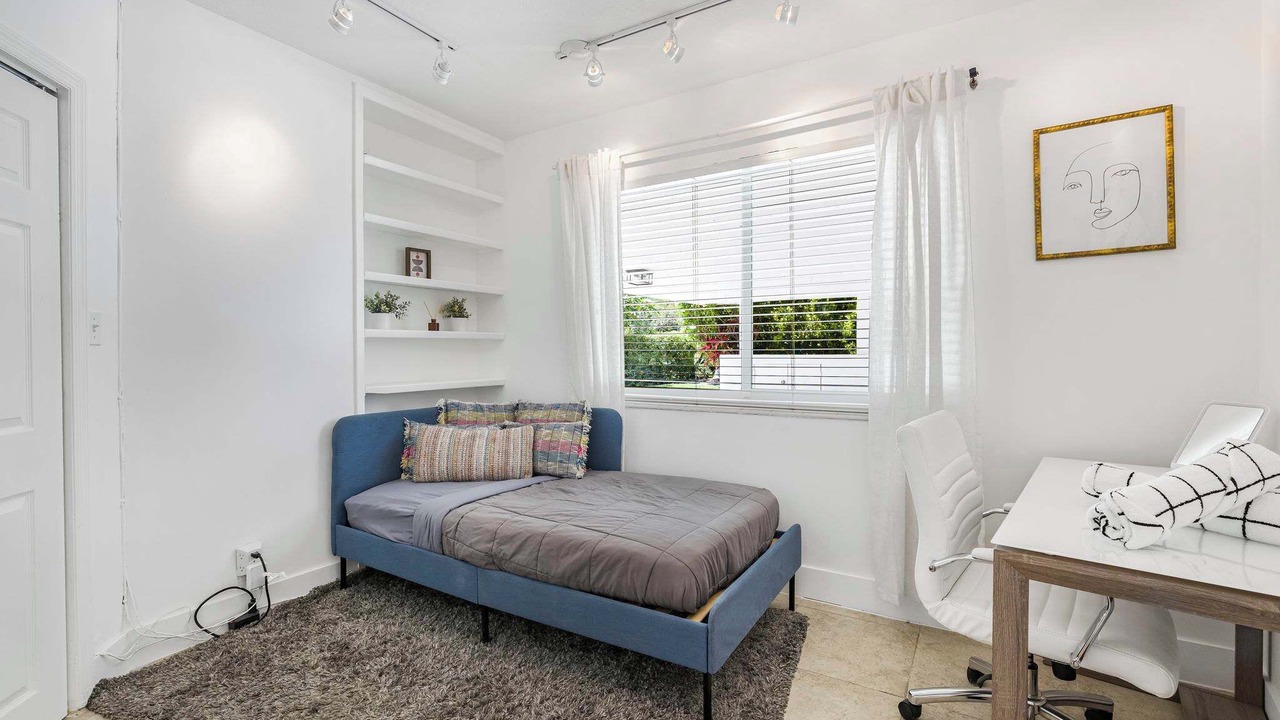 Photo of Bedroom in Biscayne Park