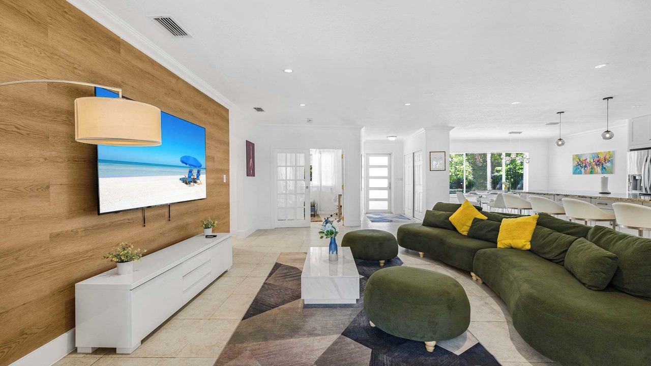 Photo of Livingroom in Biscayne Park