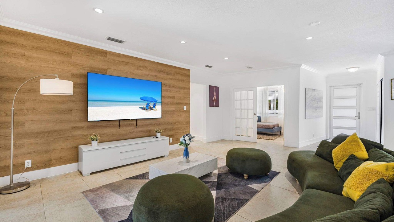 Photo of Livingroom in Biscayne Park