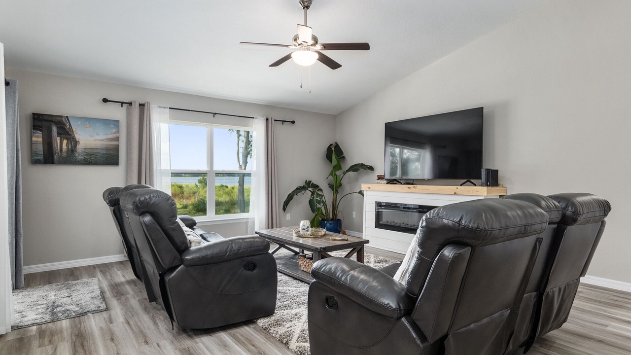 Photo of Livingroom in Candler