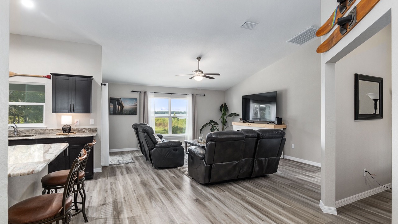 Photo of Livingroom in Candler