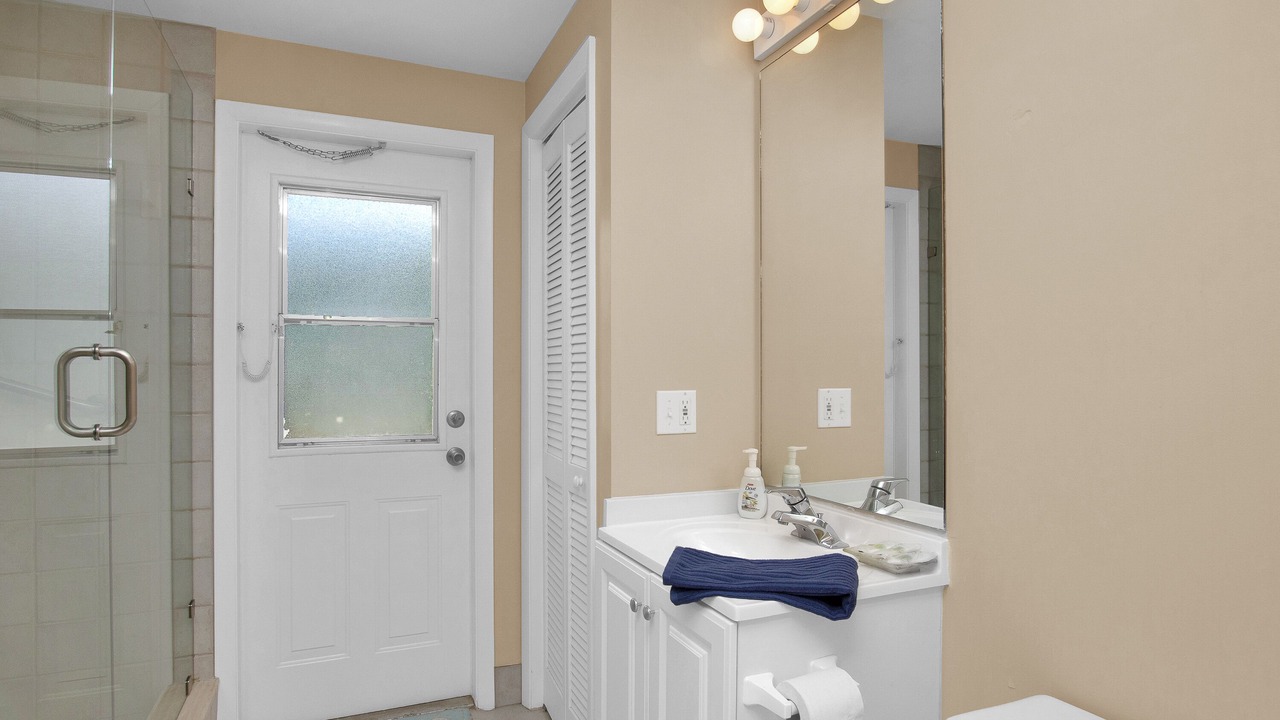 Photo of Bathroom in Coury