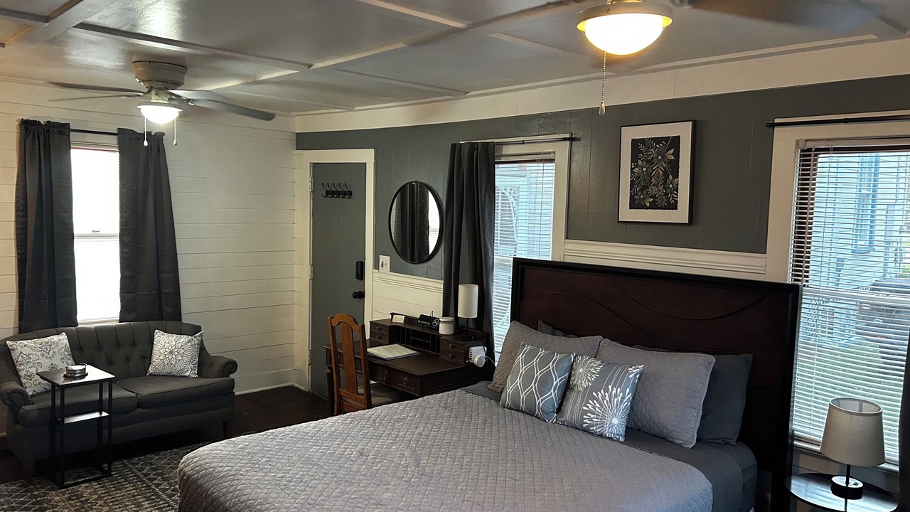 Photo of Bedroom in Historic District