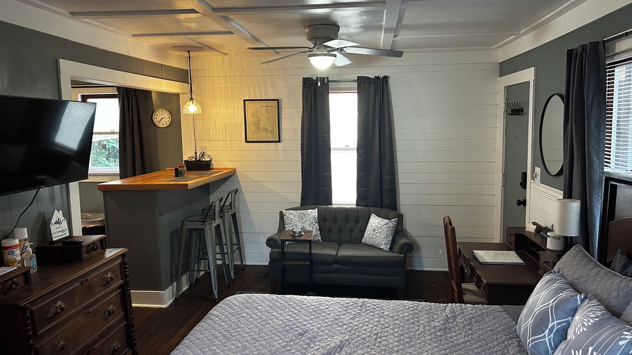 Photo of Bedroom in Historic District