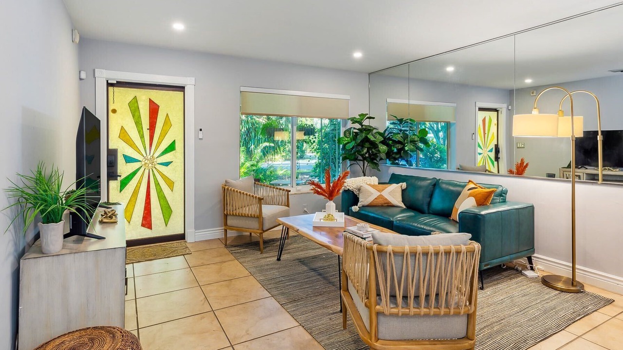 Photo of Livingroom in Oakland Park