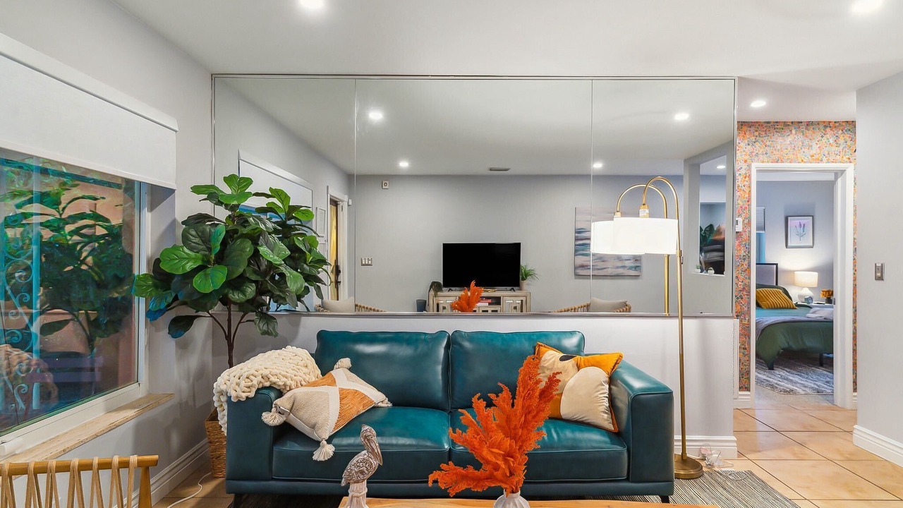 Photo of Livingroom in Oakland Park