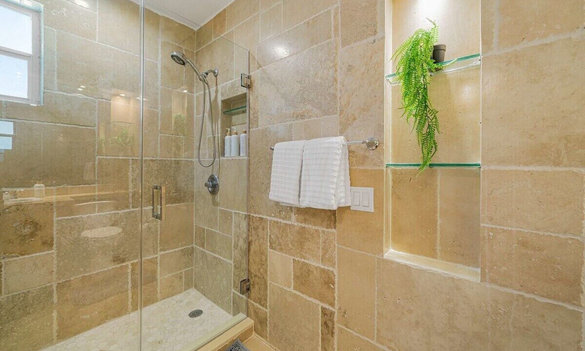 Photo of Bathroom in Golden Glades