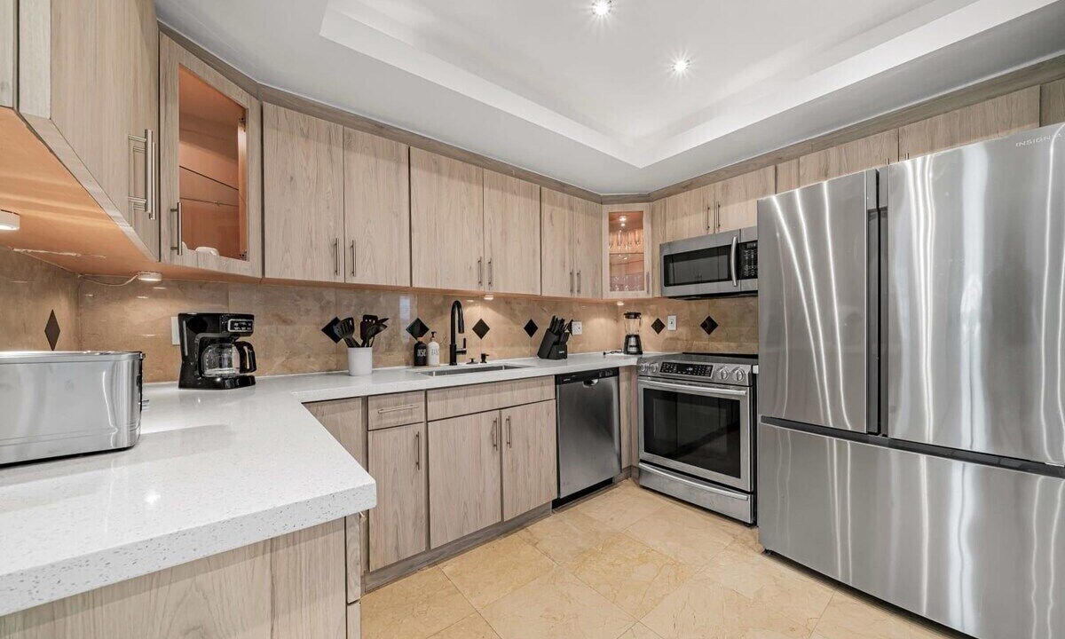 Photo of Kitchen in Golden Glades