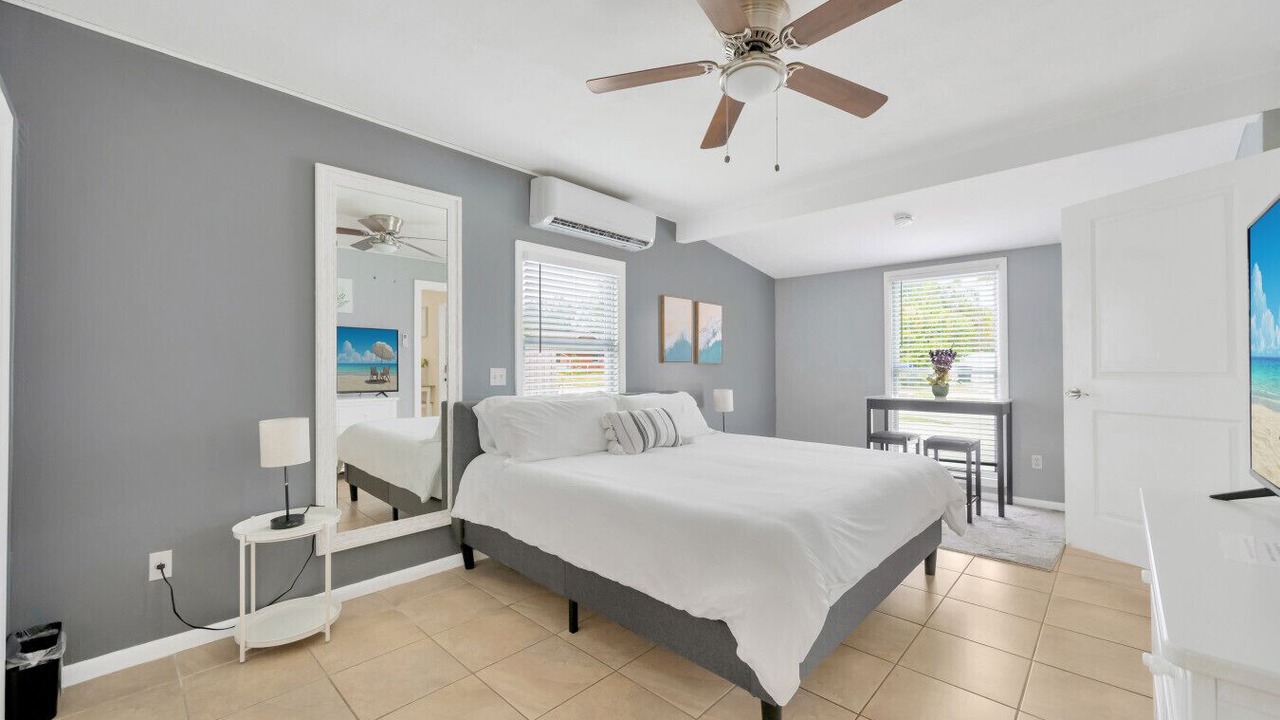 Photo of Bedroom in Oyster Bay