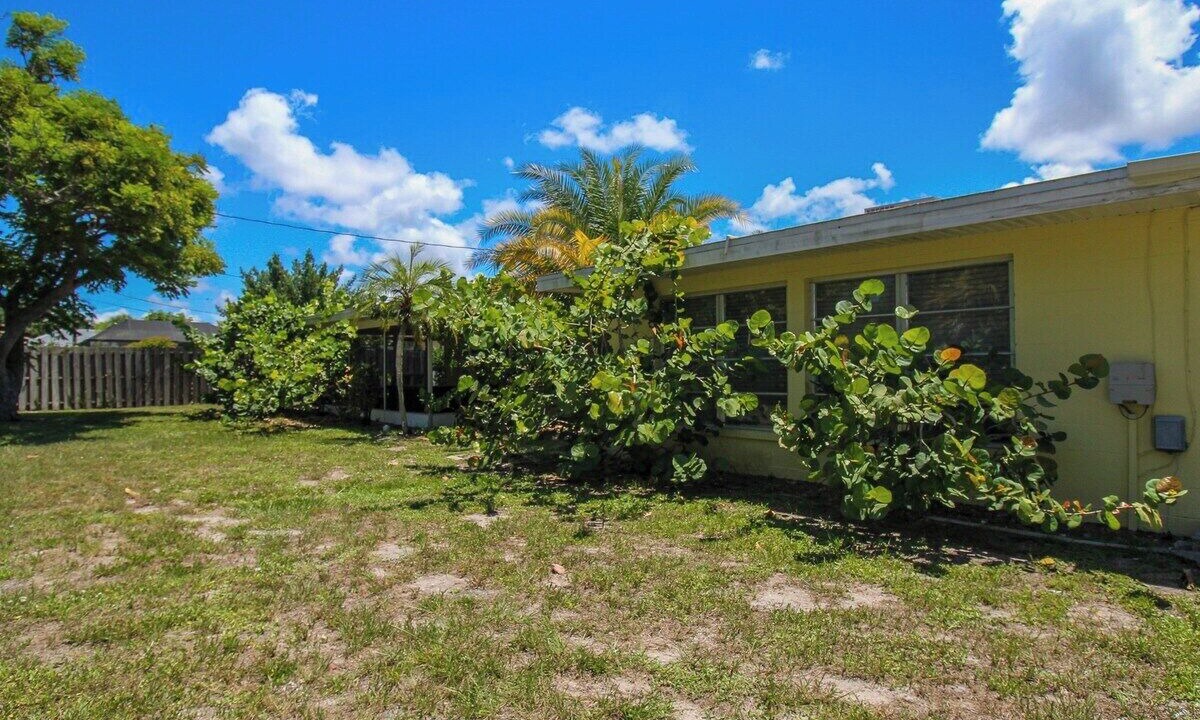 Photo of Outdoor in Golden Beach