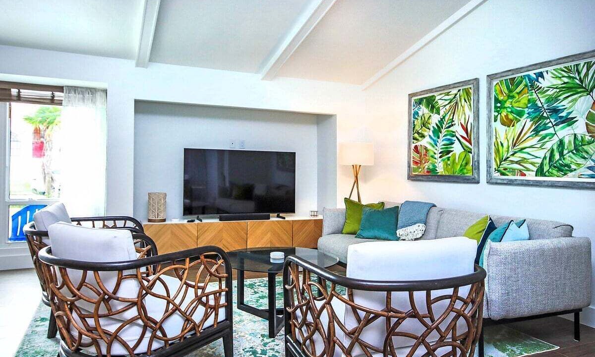 Photo of Livingroom in Beachview Country Club Estates