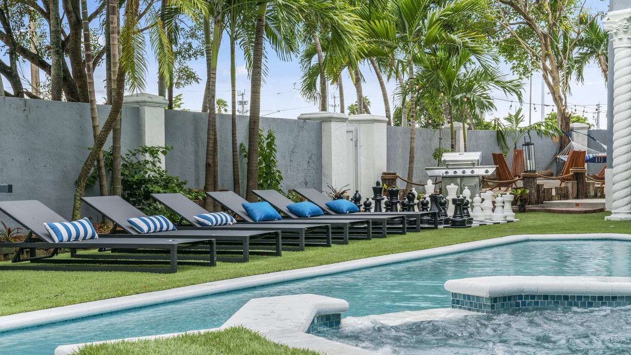 Photo of Outdoor in Tamiami