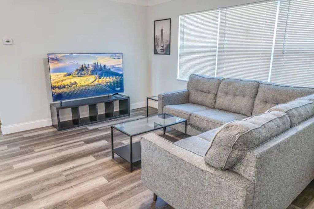 Photo of Livingroom in Bayview