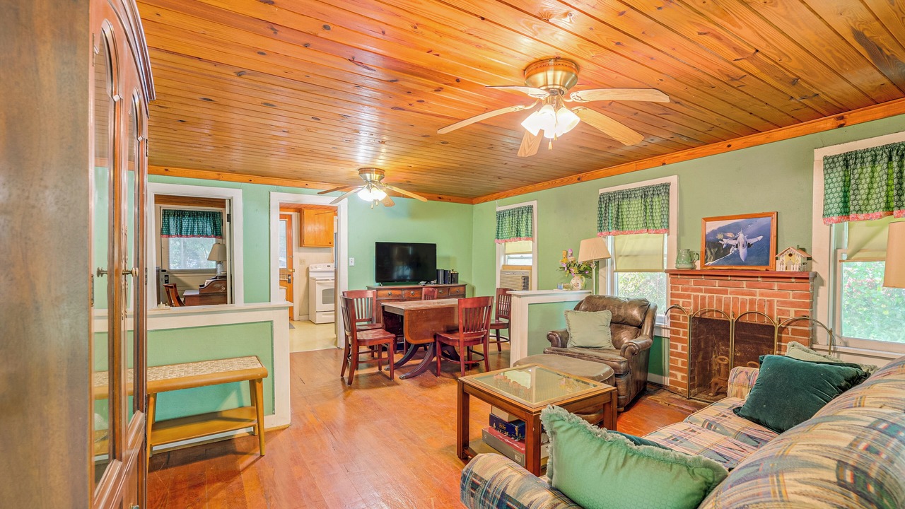 Photo of Livingroom in Floral City