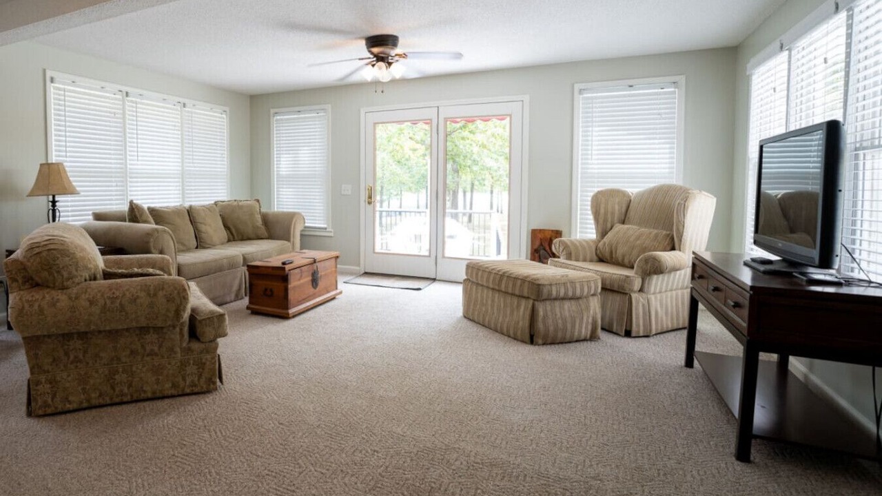 Photo of Livingroom in Cedar Bluff