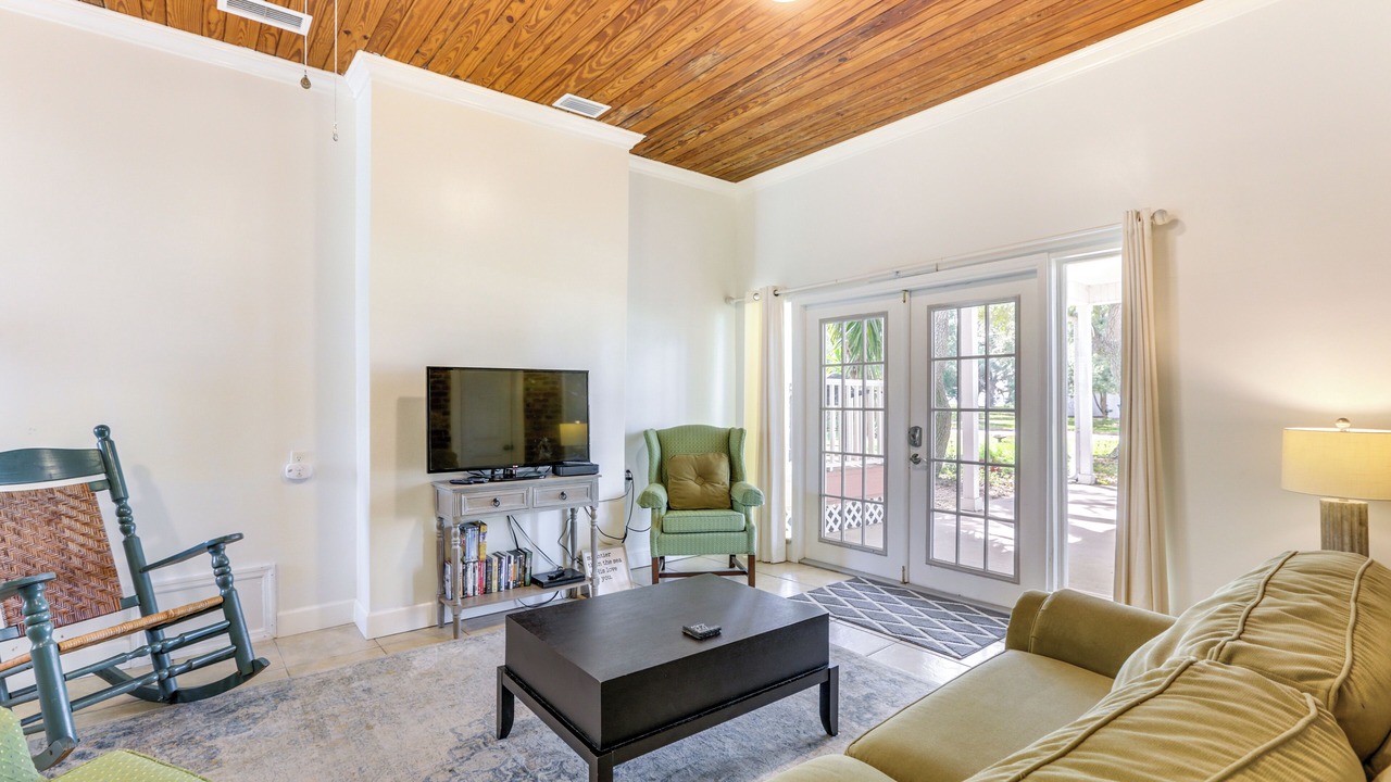 Photo of Livingroom in Panacea