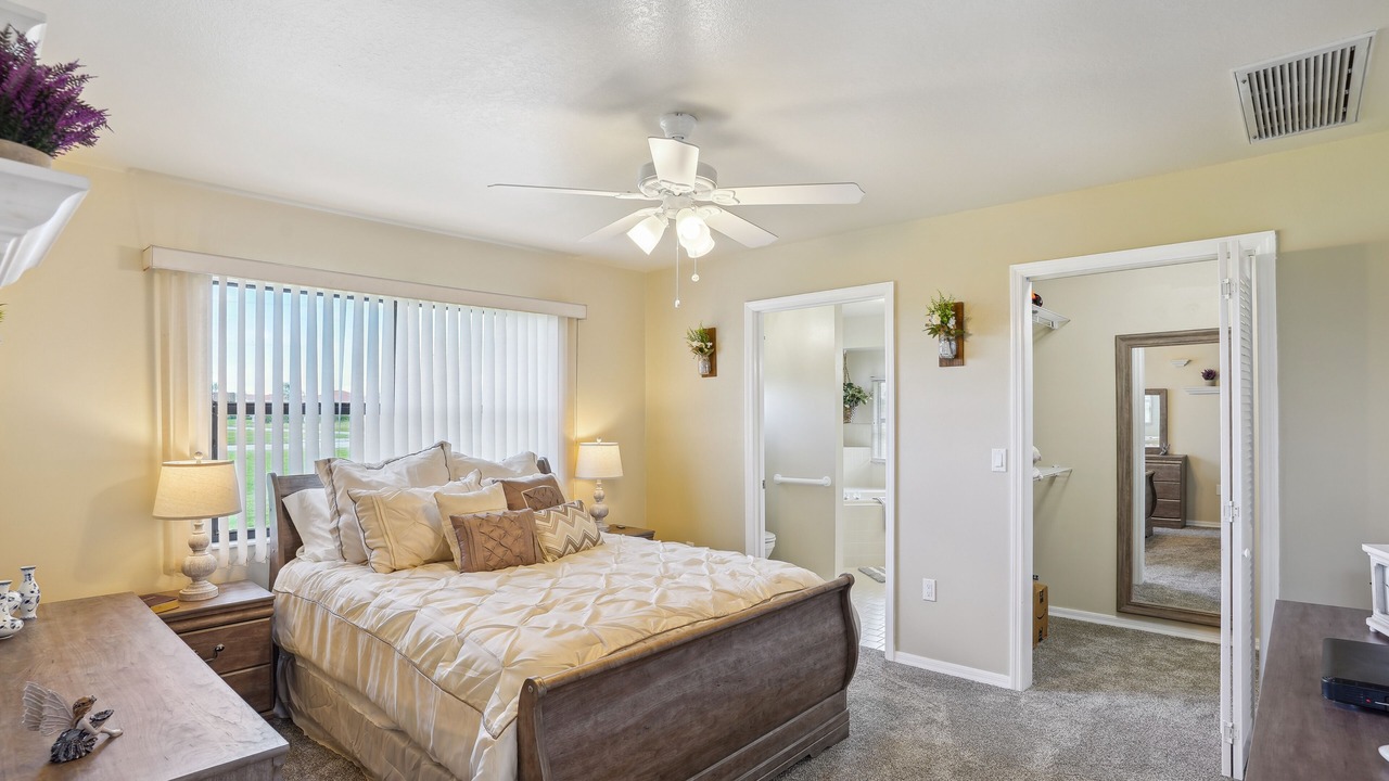 Photo of Bedroom in Indian Lake Estates