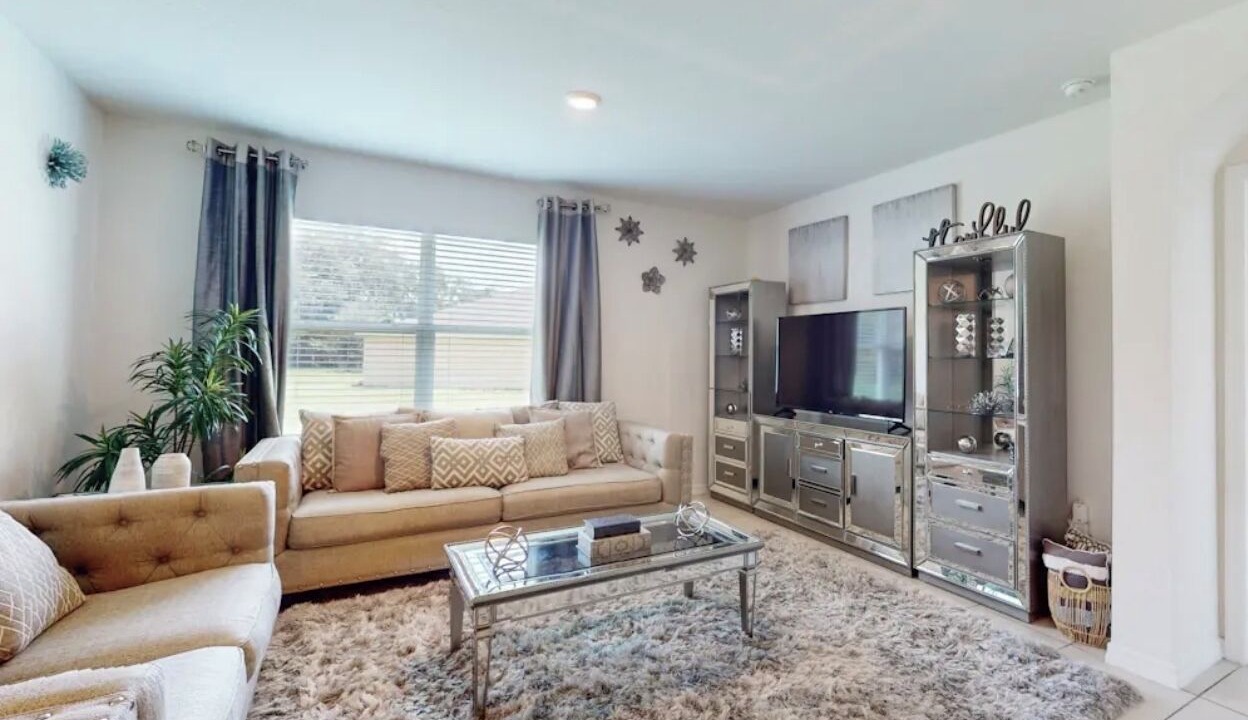 Photo of Livingroom in Meadow Woods